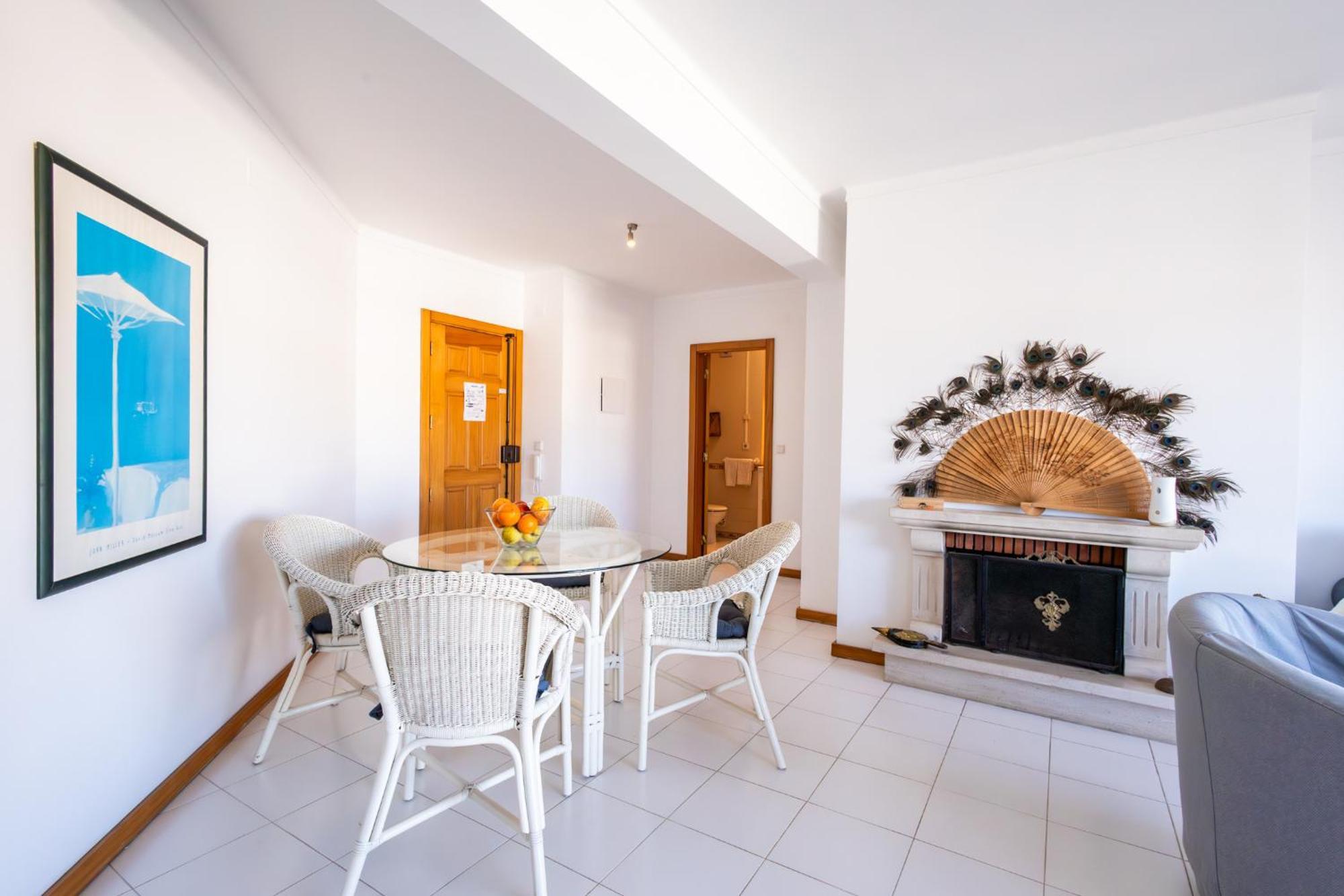 Infante 1 - A Poucos Metros Da Baia Apartment Sao Martinho do Porto Luaran gambar