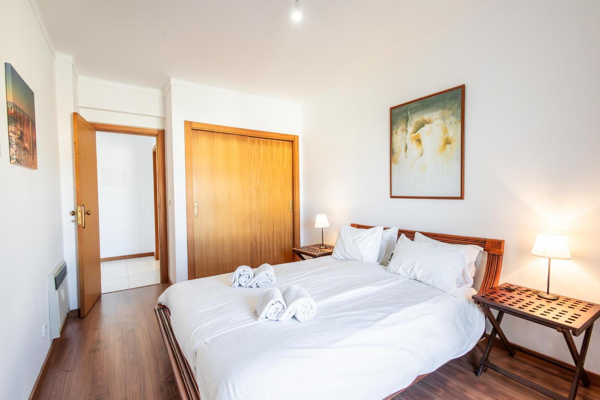 Infante 1 - A Poucos Metros Da Baia Apartment Sao Martinho do Porto Luaran gambar
