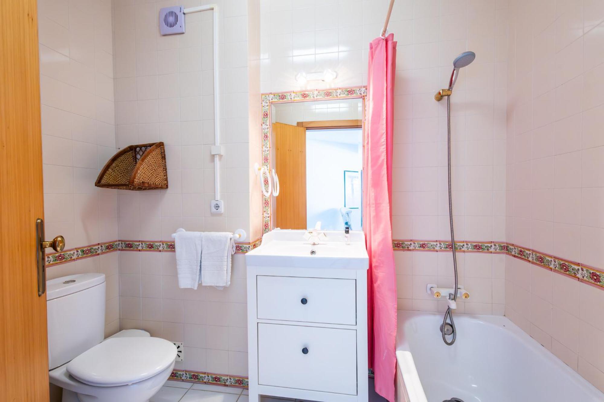 Infante 1 - A Poucos Metros Da Baia Apartment Sao Martinho do Porto Luaran gambar