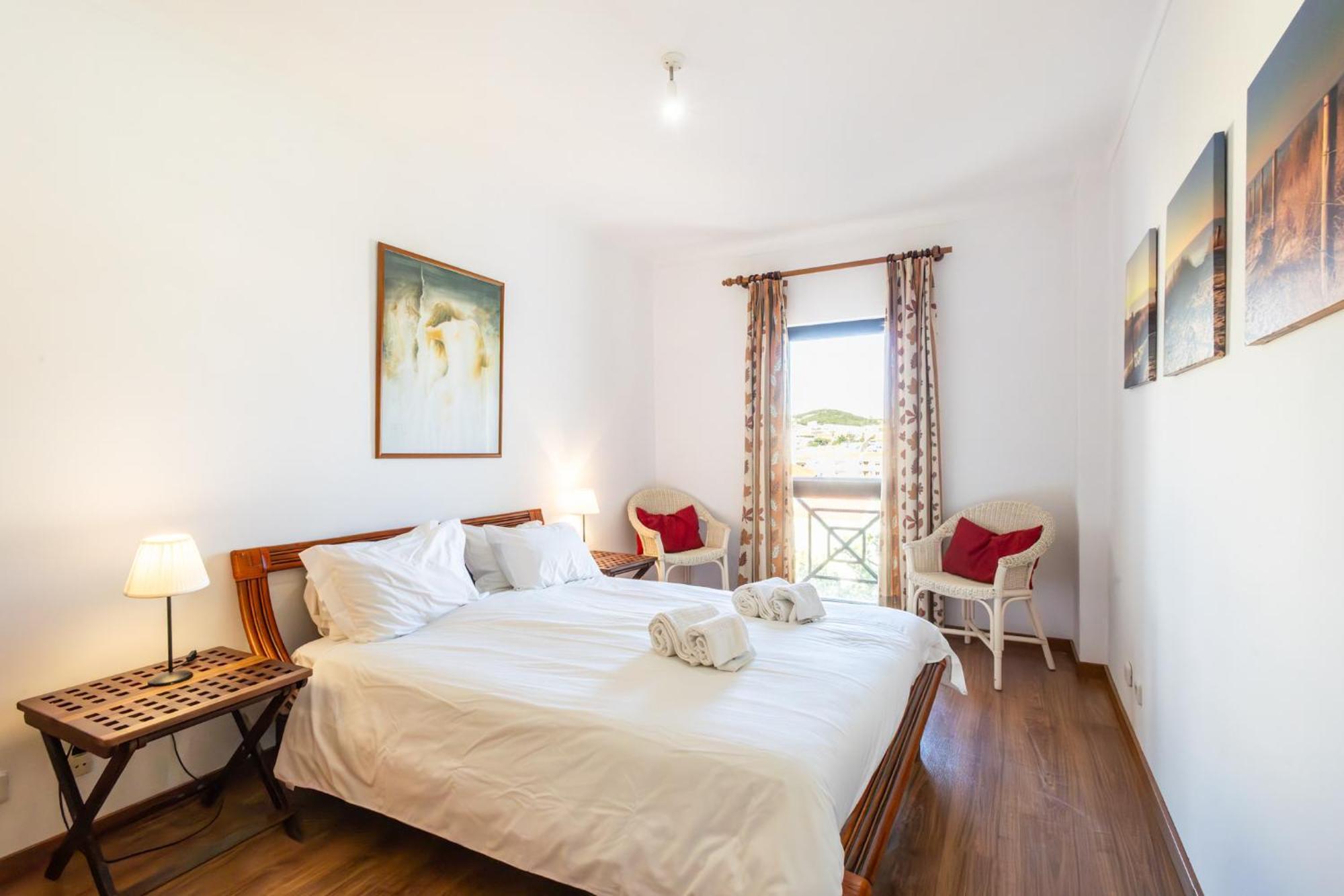 Infante 1 - A Poucos Metros Da Baia Apartment Sao Martinho do Porto Luaran gambar