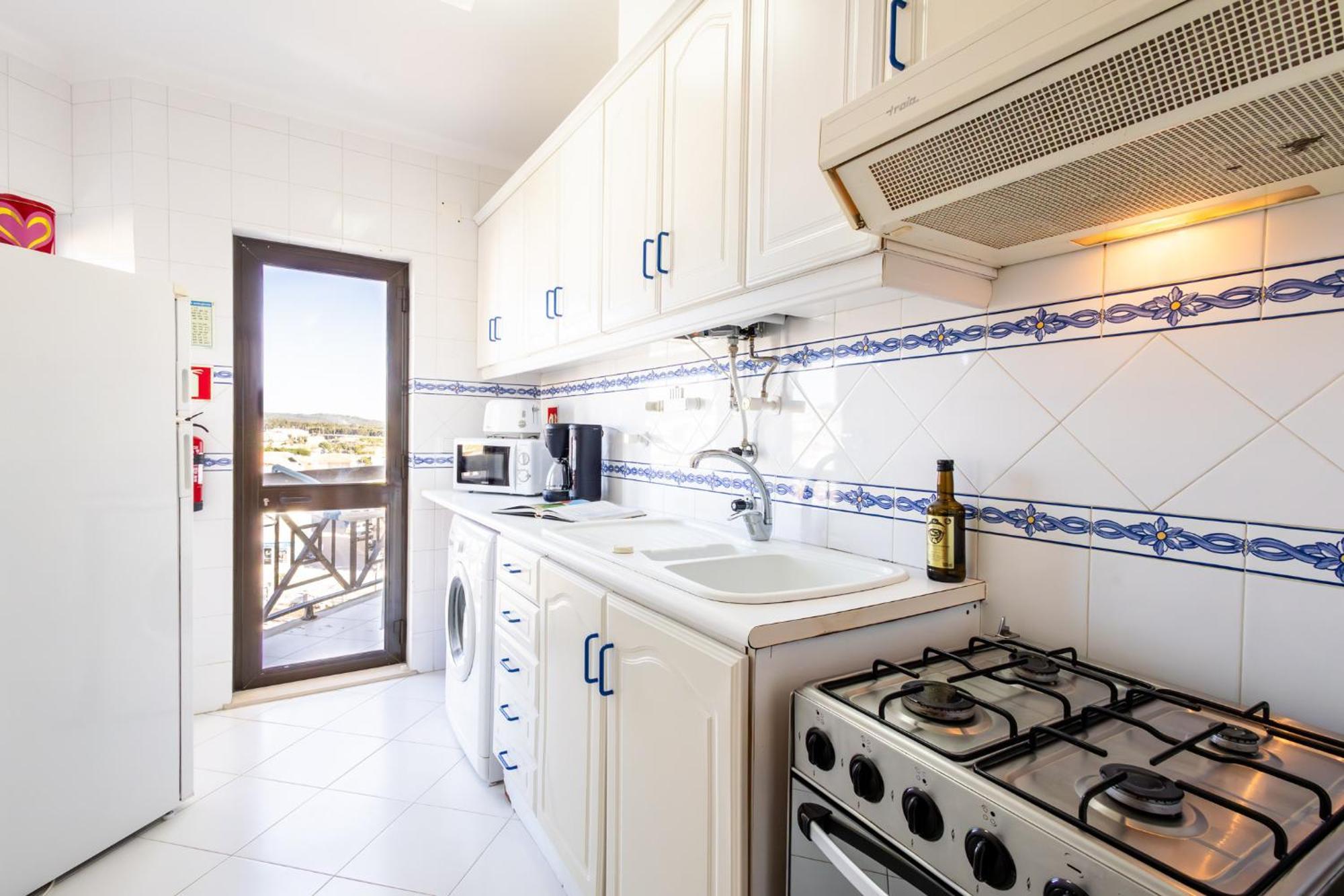 Infante 1 - A Poucos Metros Da Baia Apartment Sao Martinho do Porto Luaran gambar